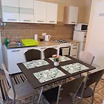 Апартаменты Boroka House