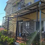 Boroka House *